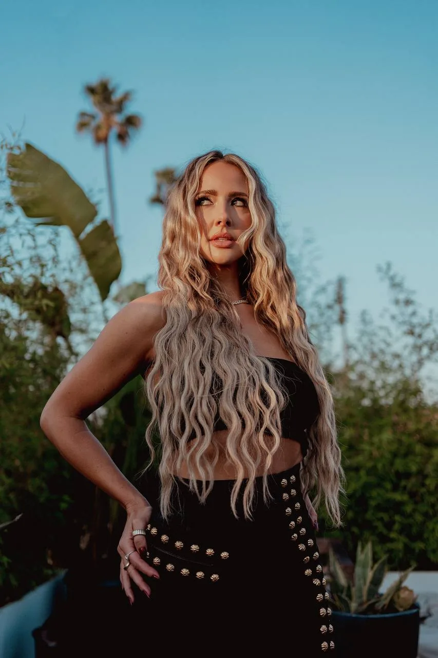 Brittany Schmitt outdoor portrait palm trees